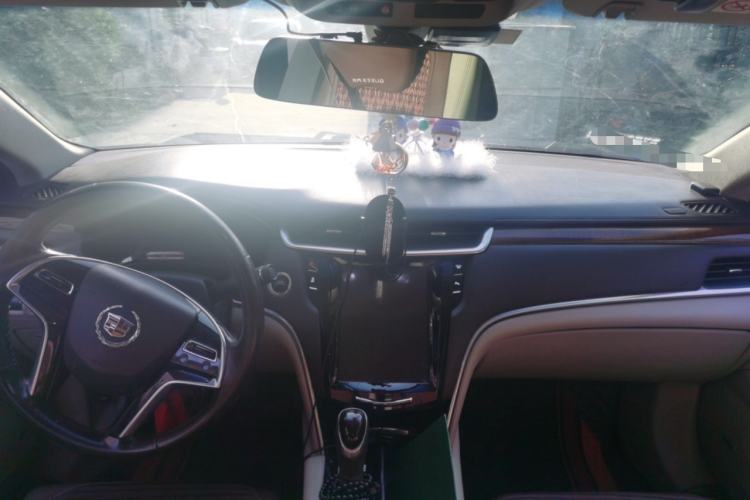 Used Cadillac XTS 2015 28T Elite Model Center Console