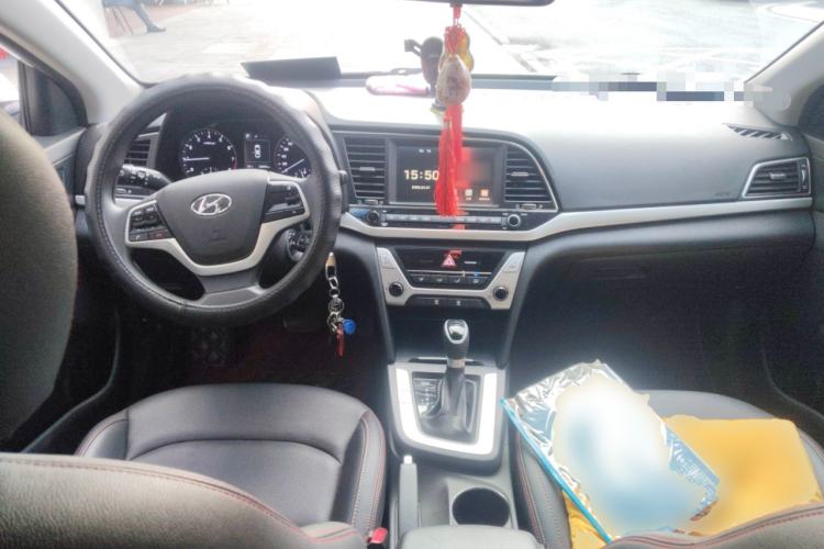 Used Hyundai Elantra (6th Generation / Lingdong) 2016 1.6L Automatic ZhiXuan – Elite Version Center Console