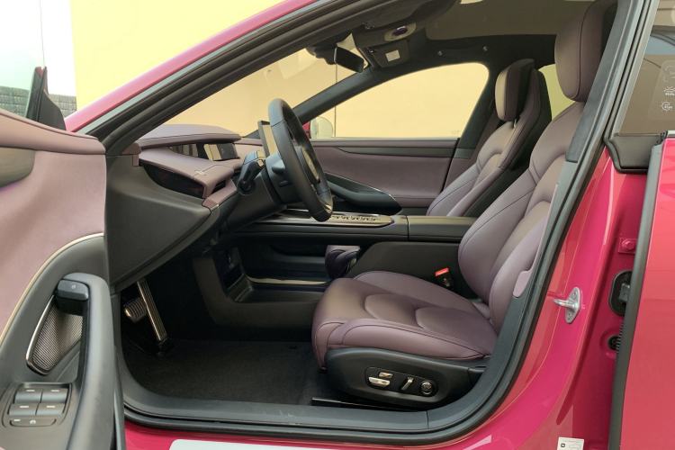 Used Xiaomi Auto SU7 2024 Four-Wheel Drive Ultra-Long Range Advanced Intelligent Driving Max Edition
