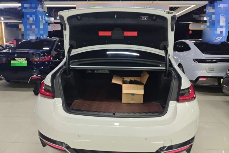 Used BMW i3 2022 eDrive 35 L
