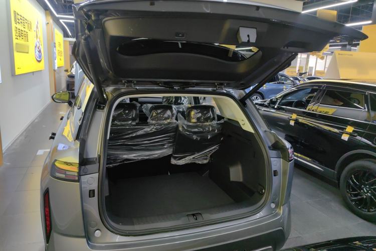 Used Chery Tiggo 7 2025 High-Performance Version 1.6T Two-Wheel Drive Edition Trunk