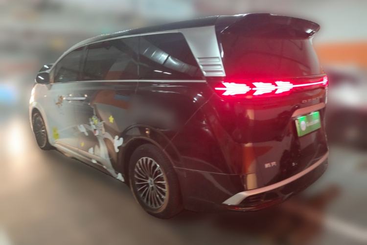 Used Denza D9 2022 DM-i 1040 Prestige Model