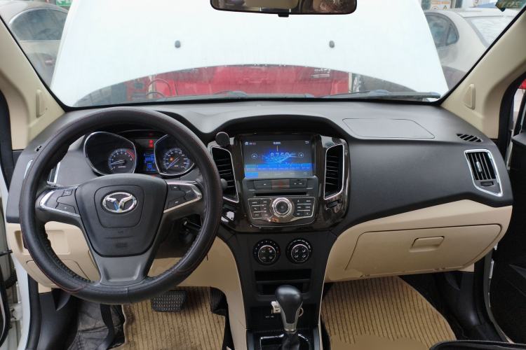 Used FAW Yingzhi G3 2015 1.5L CVT Zhihao Edition Center Console