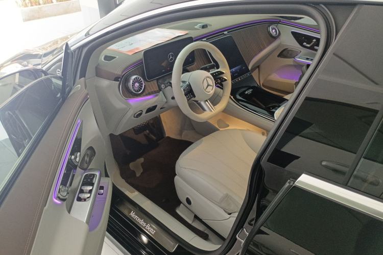 Used Mercedes-Benz EQE 2022 350 Pioneer Edition Driver Seat