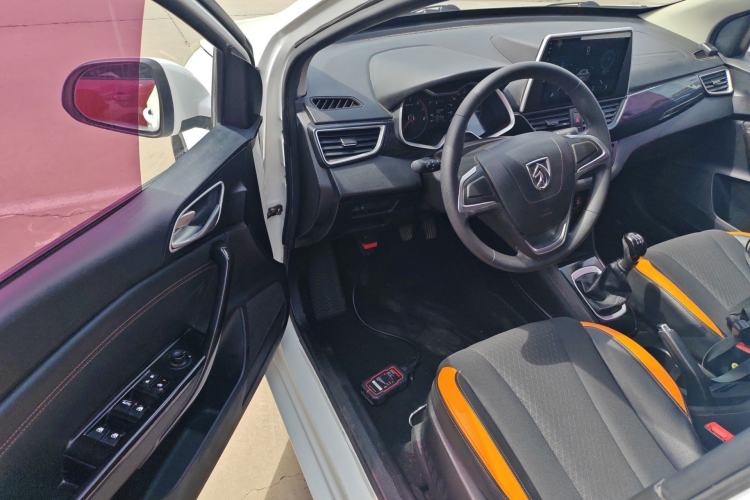 Used Baojun 310 2016 1.2L Manual Fashionable Edition Driver Seat