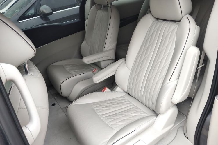 Used Buick GL8 2022 Land Business Class 652T Luxury Model
