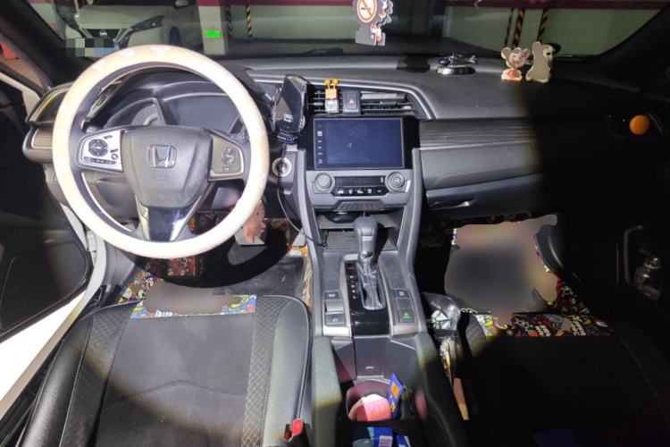 Used Honda Civic 2021 HATCHBACK 220TURBO CVT New Trendsetter Center Console