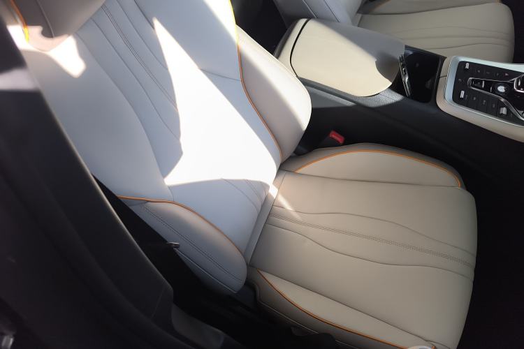 Used BYD Song Pro New Energy 2024 HONOR Edition DM-i 71KM Navigation Model
