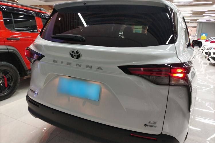 Used Toyota SIENNA 2024 2.5L Hybrid Comfort Edition Rear