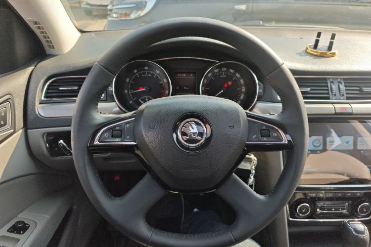 Used Skoda Superb 2013 1.8TSI Automatic Yashi Edition