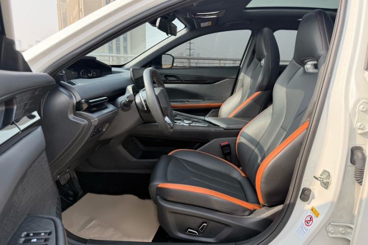 Used Changan UNI-V 2023 1.5T Prestige Model
