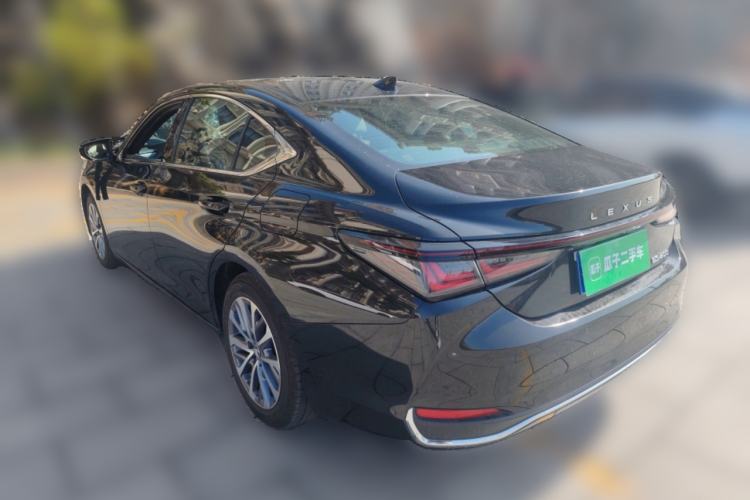 Used Lexus ES 2025 200 Premium Edition Rear Left 45 Deg