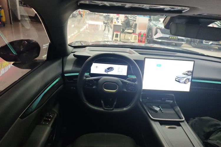 Used Lynk & Co 07 2024 EM-P 126 Long-Range Halo
