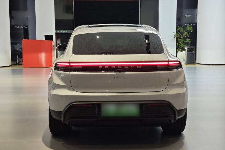 Used Porsche Macan 2024 Macan Long Range Edition
