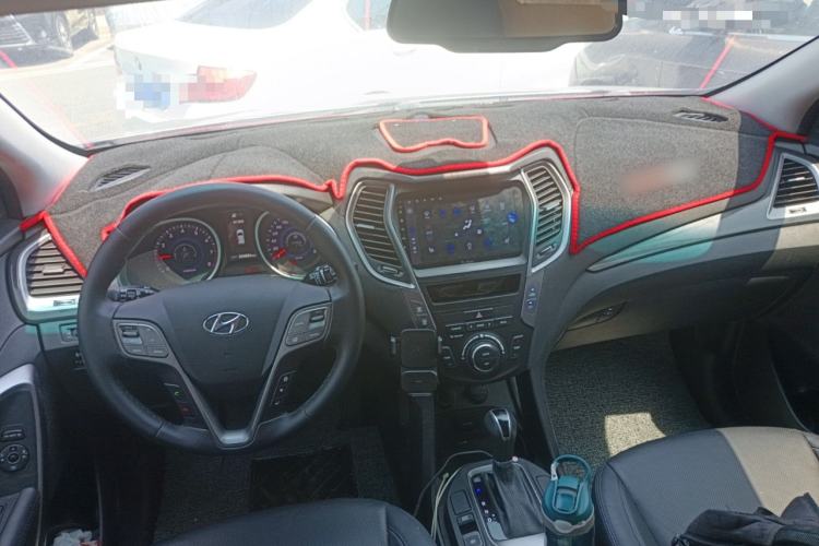 Used Hyundai Santa Fe 2015 2.0T Automatic Two-Wheel Drive Smart Version 5 Seats