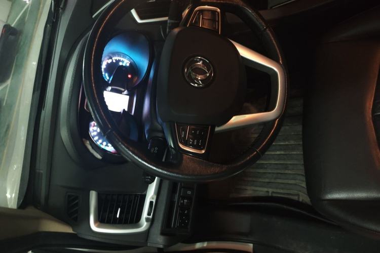 Used Dongfeng Aeolus AX7 2015 2.0L Automatic Zhiyi Trim
