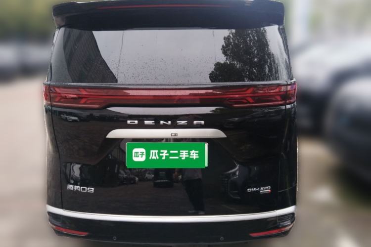 Used Denza D9 2025 DM-i Smart Drive 1020 Four-Wheel Drive Deluxe Model Rear