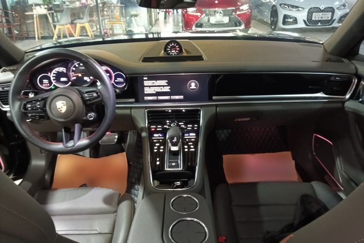 Used Porsche Panamera 2023 Panamera 4S 2.9T Center Console