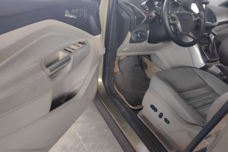 Used Ford Kuga 2013 2.0L GTDi Four-Wheel-Drive Sport Model Driver Seat