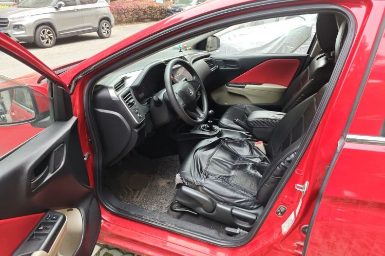 Used Honda City 2015 1.5L manual Comfort version