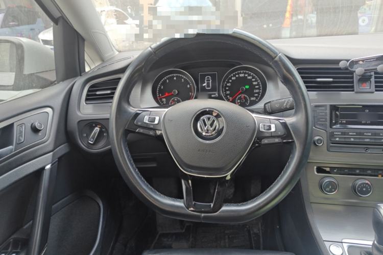 Used Volkswagen Golf 2014 1.4TSI Automatic Luxury Model
