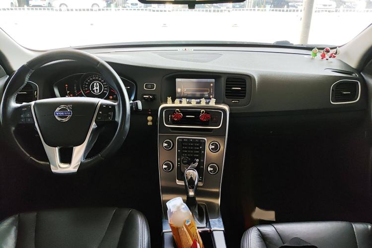 Used Volvo S60 2014 S60L 2.0T Zhiyuan Edition