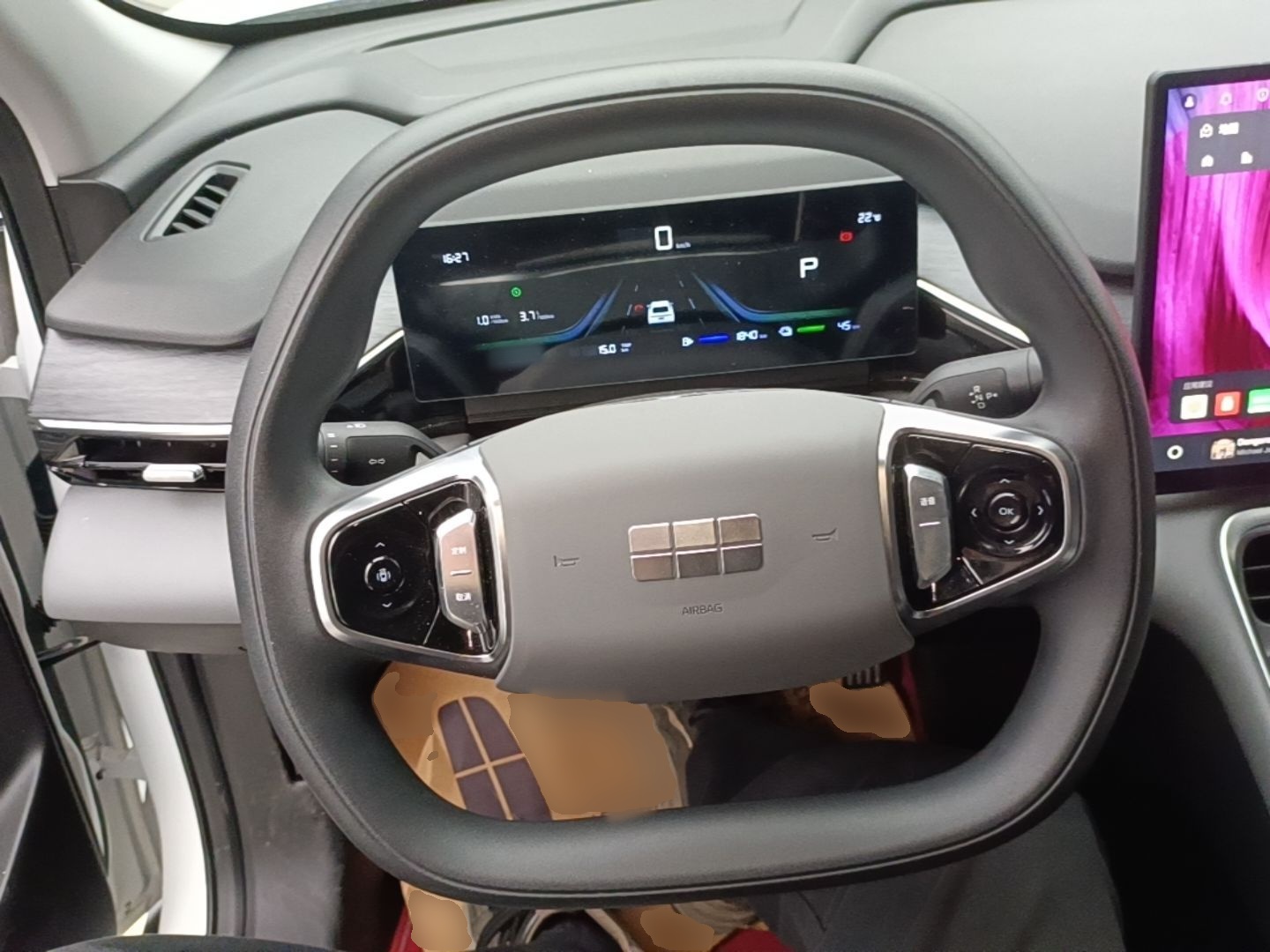 Geely Galaxy L6 2025 EM-i 60km Launch Edition — снимка 13