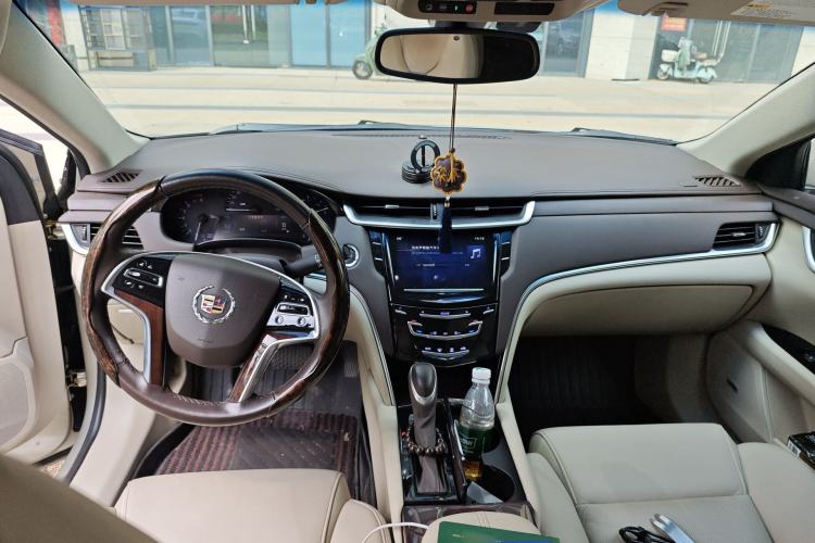 Used Cadillac XTS 2013 28T Comfort Model Center Console