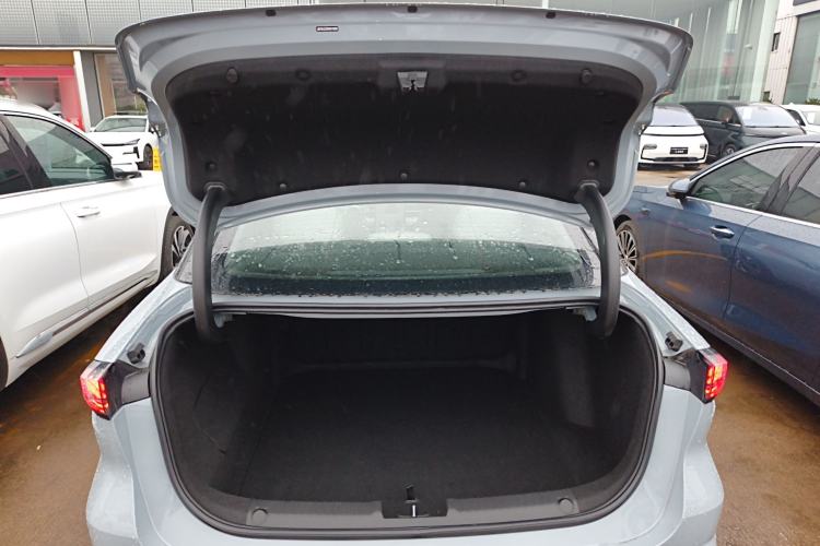 Used Geely Galaxy L6 2023 125km Starship
