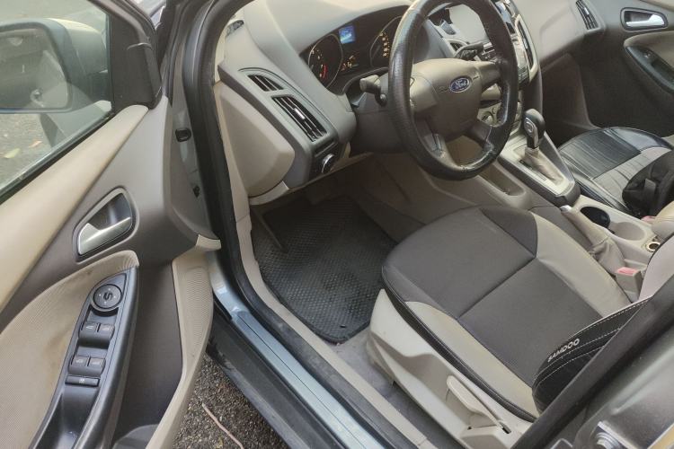 Used Ford Focus 2012 Sedan 1.6L Automatic Comfort Model Driver Seat