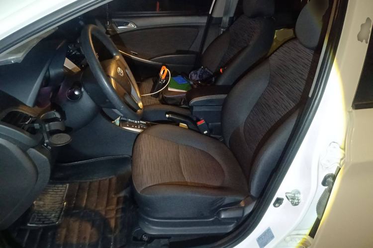 Used Hyundai Verna Ray 2014 1.4L Automatic GLX
