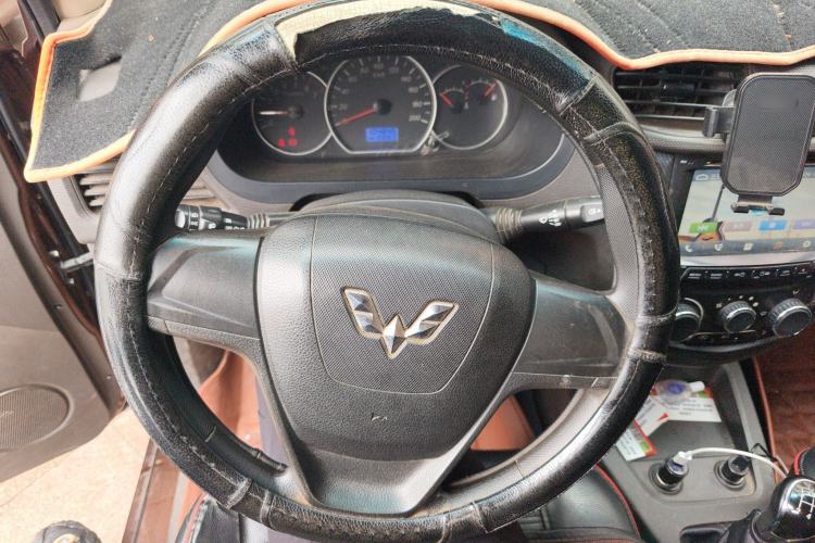 Used Wuling Hongguang 2014 1.5L S Standard Version