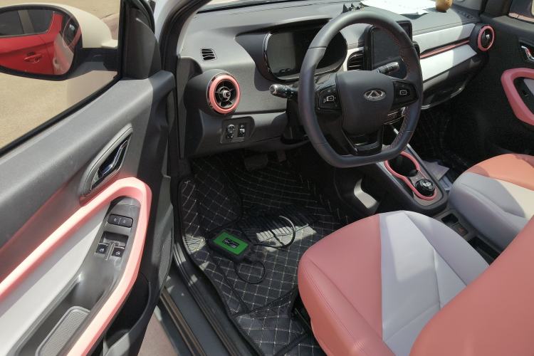 Used Chery QQ Little Ant 2022 Revised Version Sweet Pink Edition Half-Sugar Version Lithium Iron Phosphate 30.7 kWh 30 kW 301 km Driver Seat