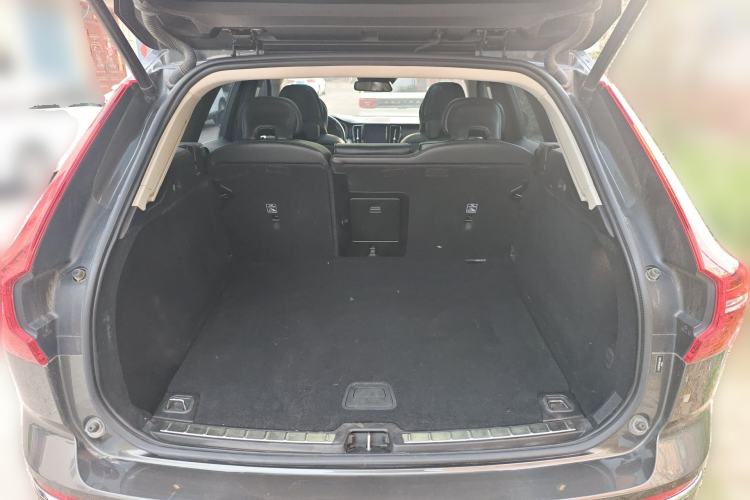 Used Volvo XC60 2021 T5 4x4 Smart Luxury Edition Trunk