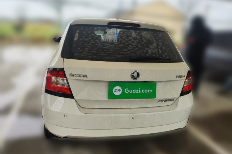 Used Skoda Fabia 2017 1.4L Automatic Car Enjoy Edition
