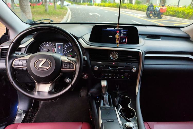 Used Lexus RX 2020 Revised Version 300 Two-Wheel Drive Elite Edition Center Console