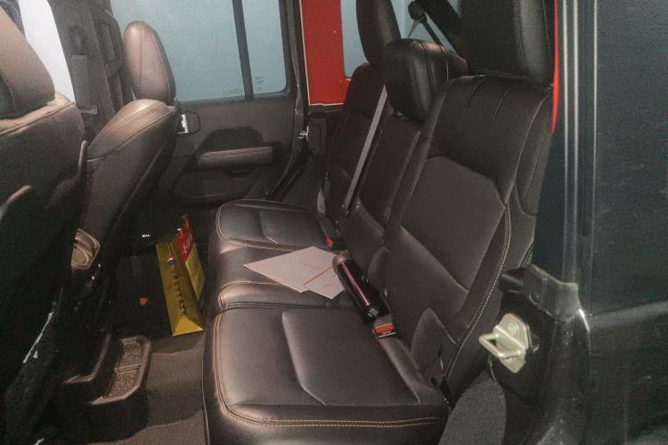 Used Jeep Wrangler 2024 2.0T Sahara Four-Door Edition Left Rear Seat