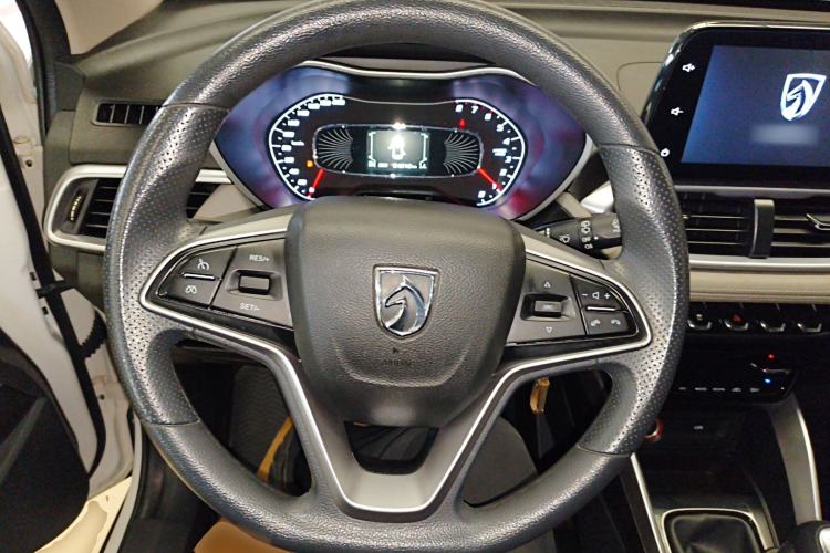 Used Baojun 510 2017 1.5L manual Comfort trim