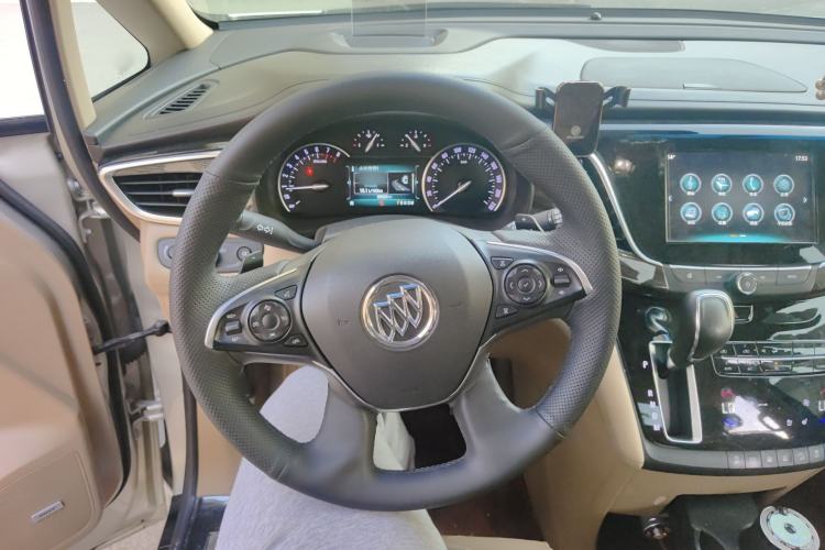 Used Buick GL8 2017 ES 28T Flagship Model China V Standard Steering Wheel
