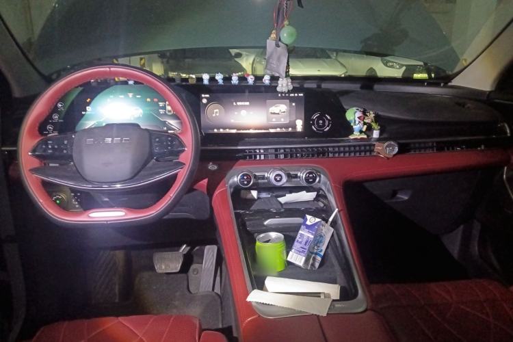 Used EXEED Stellar 2023 400T Two-Wheel Drive Comfort Edition Center Console