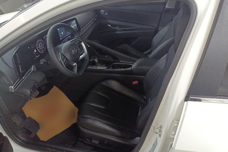 Used Hyundai Elantra 2022 1.5L CVT LUX Prestige Edition Left Front Seat