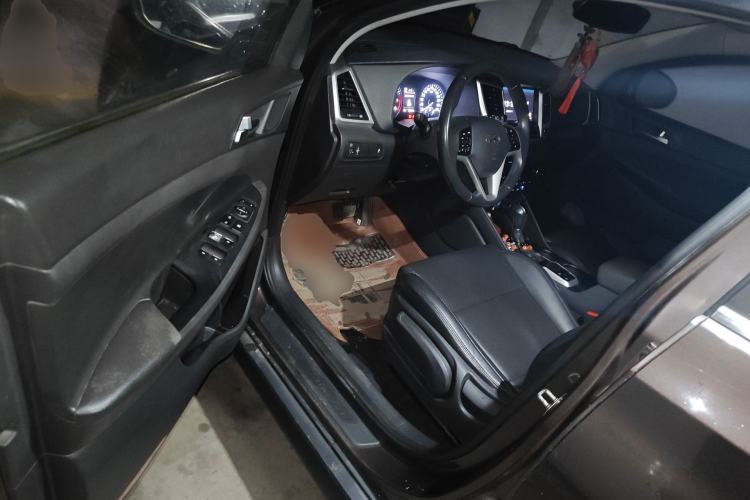 Used Hyundai Tucson 2015 1.6T Dual-Clutch Two-Wheel-Drive Smart Model Driver Seat