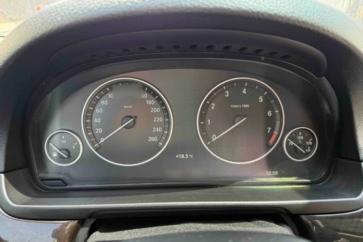 Used BMW 5 Series 2014 528Li Leading Model