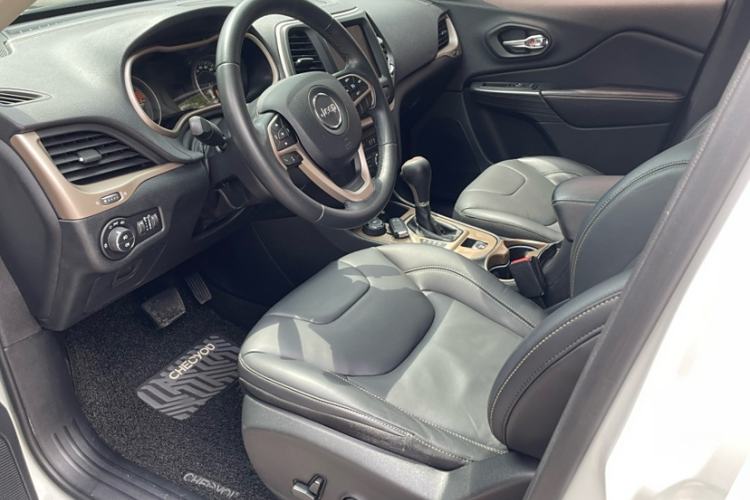 Used Jeep Cherokee 2016 2.4L Professional Smart Version