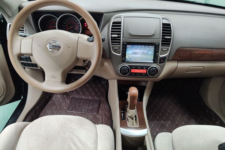 Used Nissan Sylphy 2009 1.6XE Automatic Comfort Edition Center Console