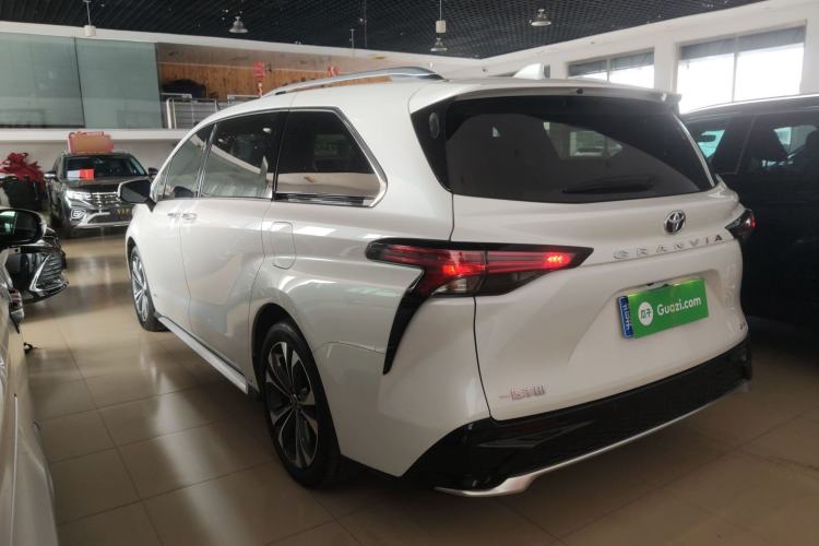 Used Toyota Granvia 2024 2.5L Hybrid Prestige PLUS Edition Rear Left 45 Deg