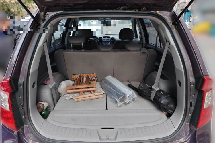 Used Kia Carens 2011 2.0L 7-Seater Automatic Standard Edition
