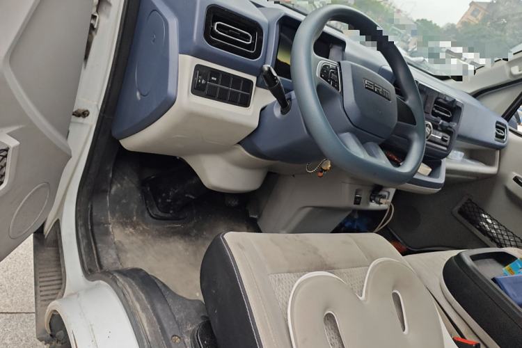 Used SRM New Energy E3L 2024 Standard 6-Seater Bus
