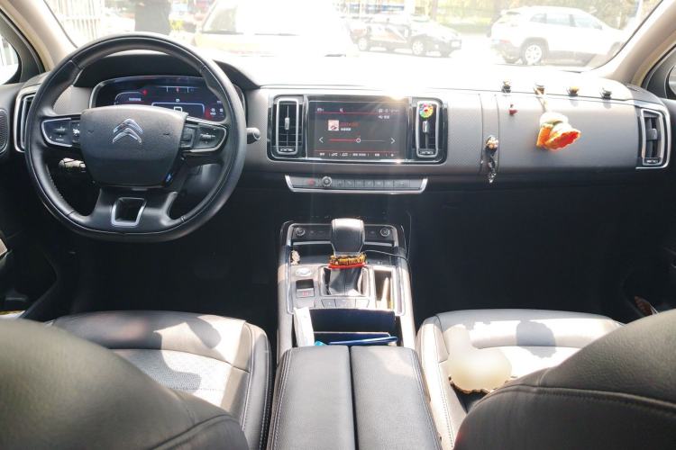 Used Citroen C6 2017 380THP Prestige Model Center Console