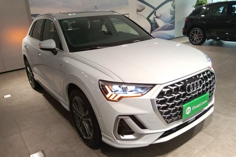 Used Audi Q3 2024 40 TFSI Fashion Dynamic Model
